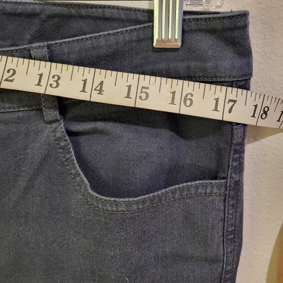 St.John Jeans size 8 - Picture 4 of 8